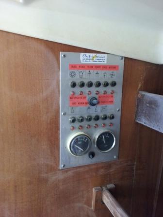 [Immagine: 201417183131_Quadro Strumenti pre1.jpg]